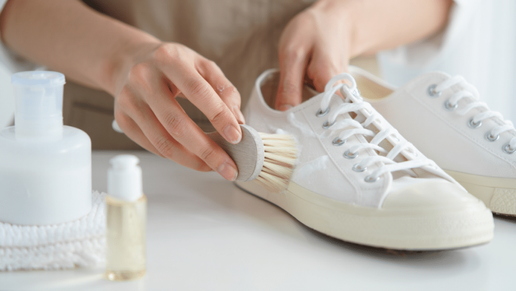 Astuces pour nettoyer des chaussures blanches