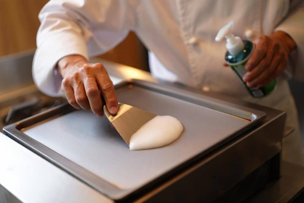 piano de cuisson restaurant propre